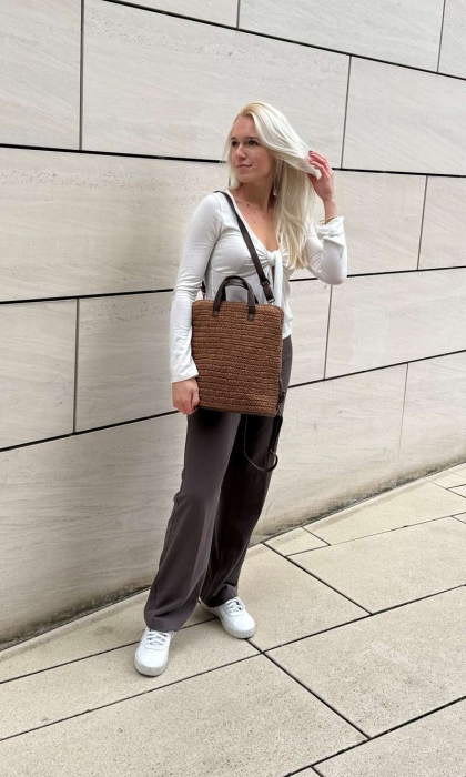 SEABREEZE BACKPACK COFFEE – nachhaltiger Rucksack aus Natur-Raffiabast und Leder